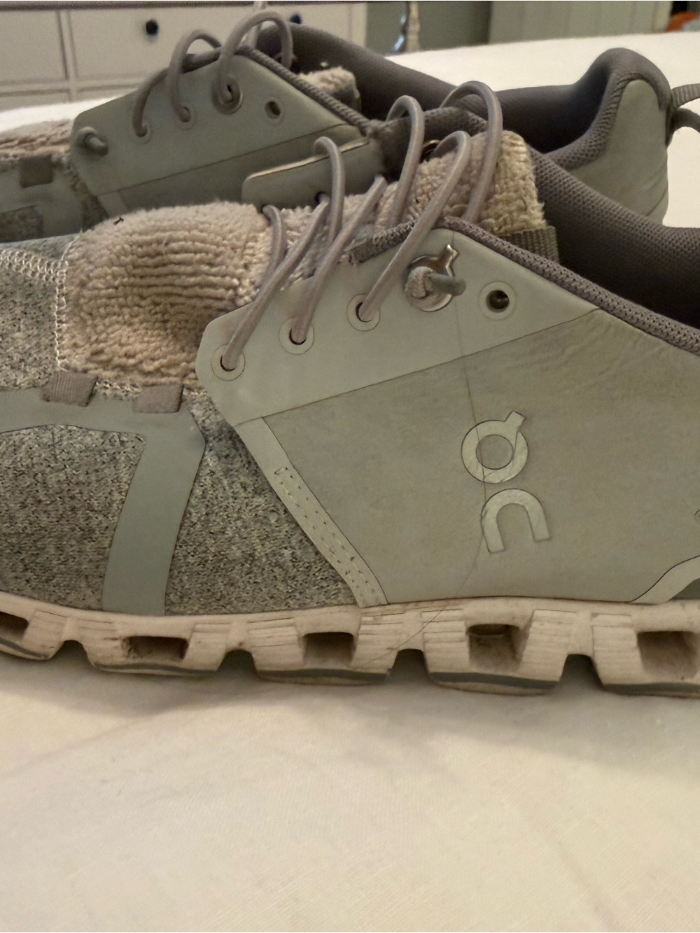 On Running Cloud Lightweight Women’s Running Shoes - Gray